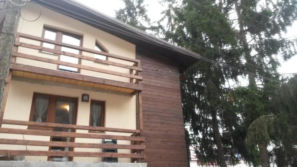 La Buni Buşteni Екстериор снимка