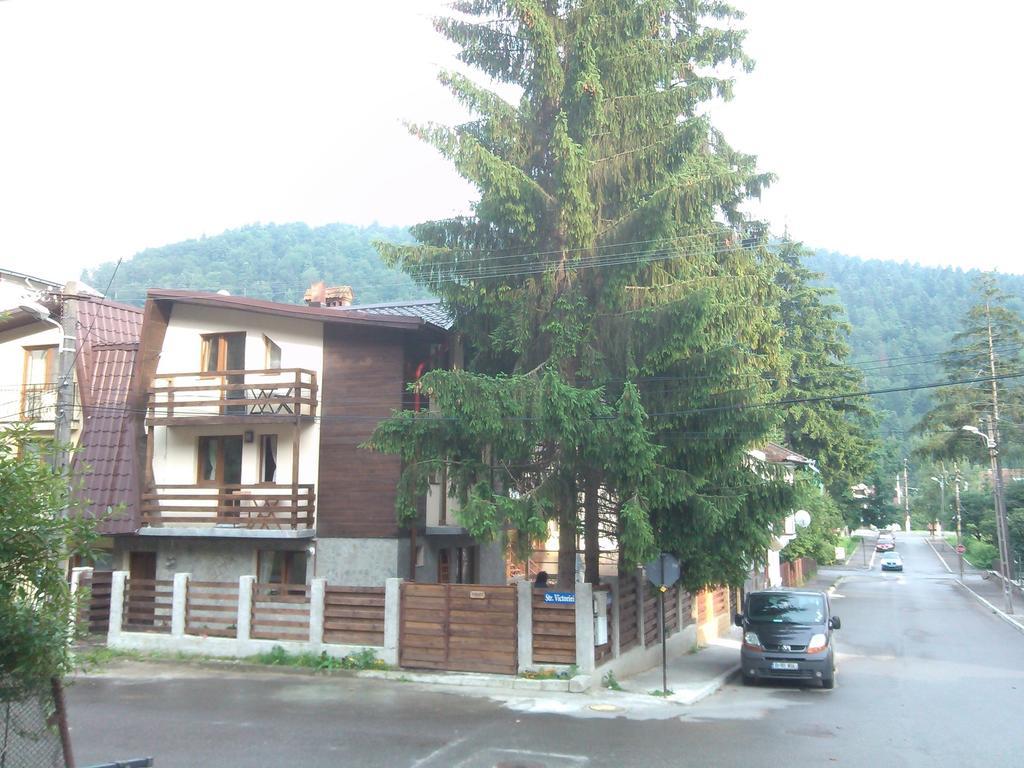 La Buni Buşteni Екстериор снимка